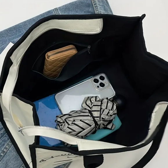 Hello Kitty Tote Bag purse - Picture 3 of 6